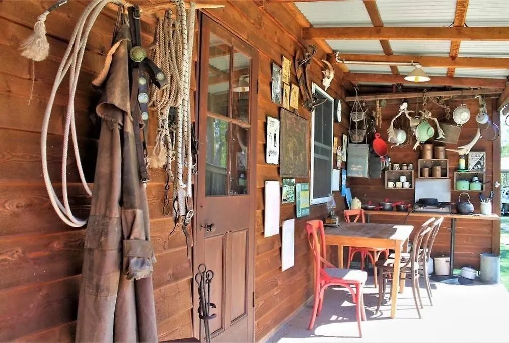 فيلا Moolboolamanفي Saddleback Country Cabins Near Gin Gin